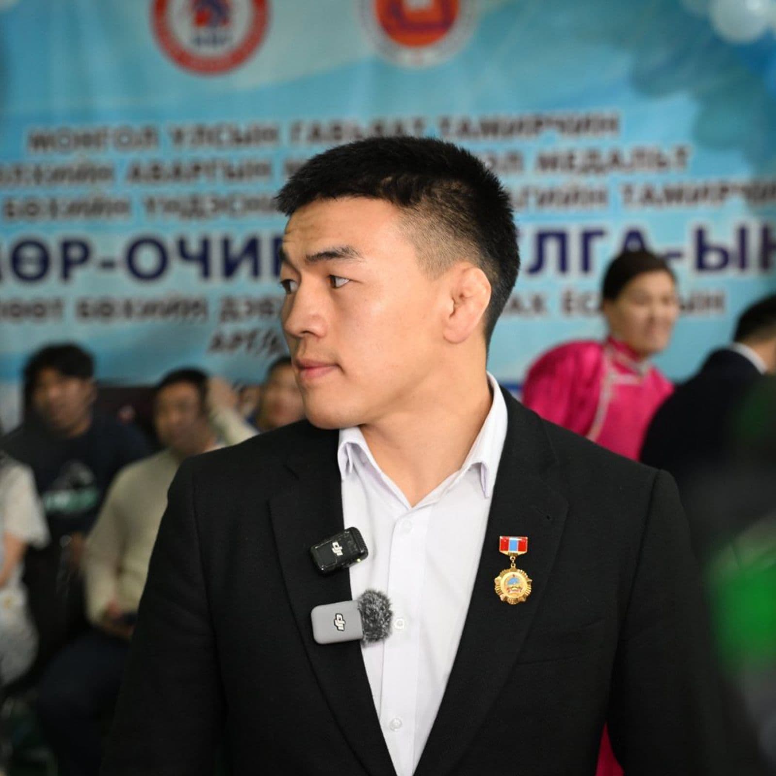 МУГТ Т.Тулга төггсөн сургуульдаа чөлөөт бөхийн дэвжээ бэлэглэлээ