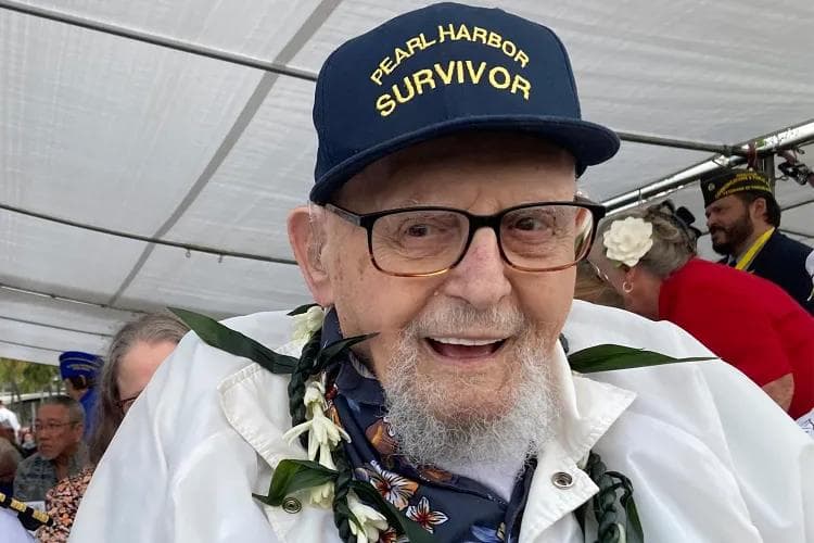 Перл Харбортын халдлагын амьд гэрч 105 насандаа нас баржээ